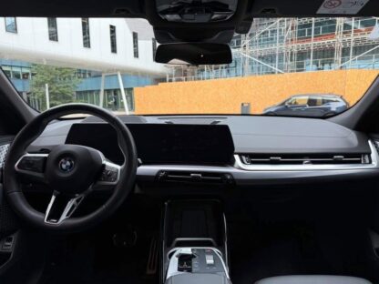 BMW iX2 xDrive30 - 2024 - 19,500 km - Image 3
