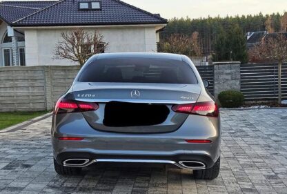 Mercedes-Benz Klasa E 2.0 195CH 220 d 4-Matic AMG , année : 2021 - Image 2